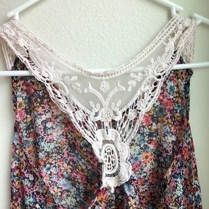 Adorable floral Razorback lace tank top sheer